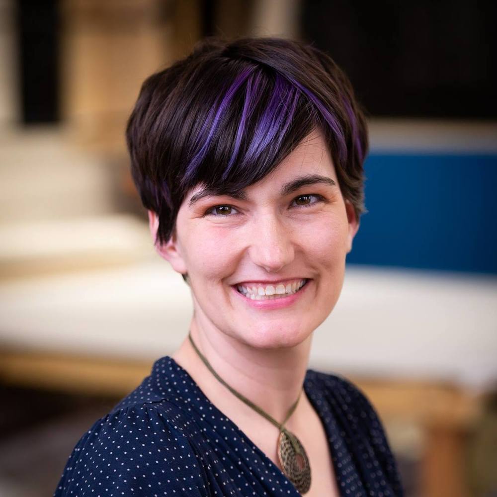 Meet your Posher, Cynthia